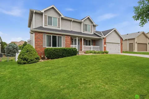 3730 El Paso Dr, Lincoln, NE 68516