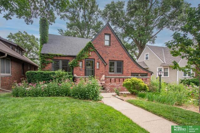 2619 N 52nd St, Omaha, NE 68104