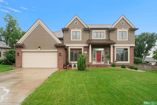 16827 O Cir, Omaha, NE 68135