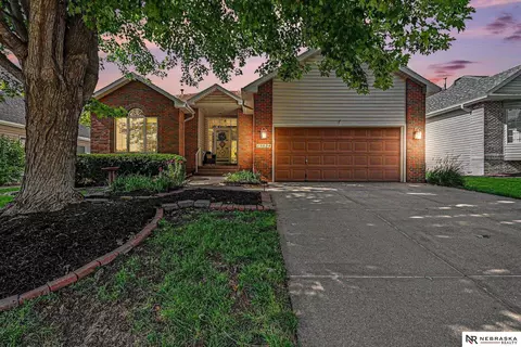 15024 Spaulding St, Omaha, NE 68116