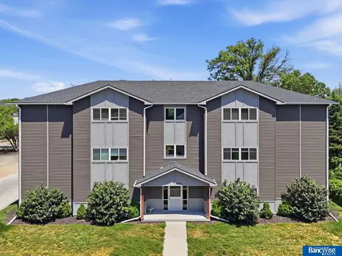 2410 Lynn St, Lincoln, NE 68503