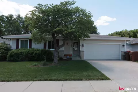 1841 Preamble Ln, Lincoln, NE 68521