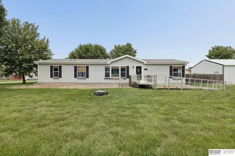 110 5th St, Greenwood, NE 68366