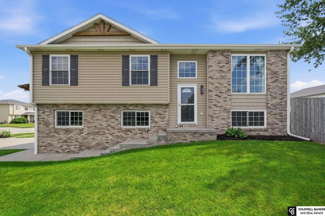 5701 S 96 St, Lincoln, NE 68526