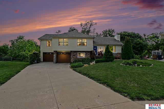 1005 Dogwood Cir, Bellevue, NE 68005