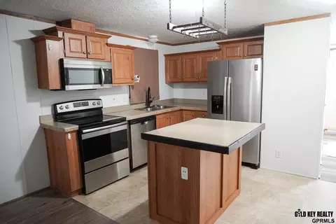 301 W Treehaven Dr, Lincoln, NE 68521
