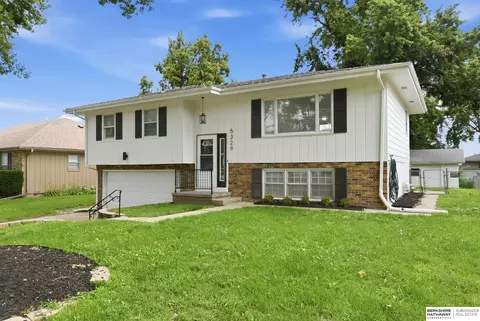 5329 S 105th St, Omaha, NE 68127