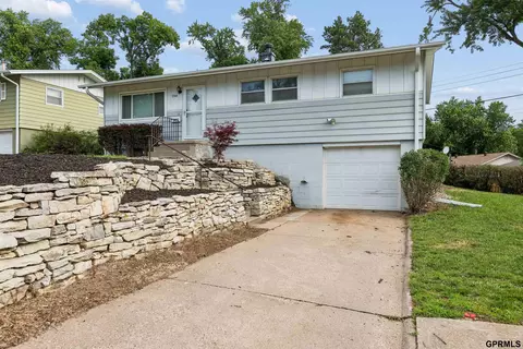 7744 Western Ave, Omaha, NE 68114