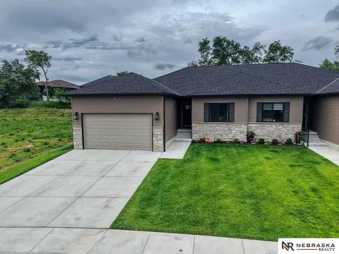 9439 Linwood Pl, Lincoln, NE 68505