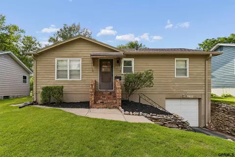 2413 S 6th St, Omaha, NE 68108