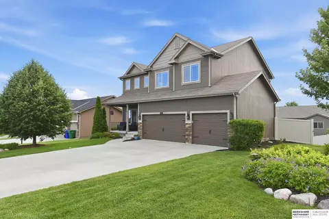14702 S 22nd St, Bellevue, NE 68123