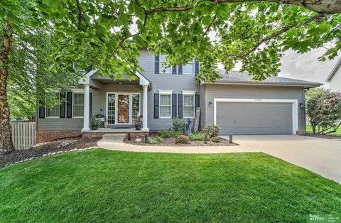 17831 Washington Cir, Omaha, NE 68135