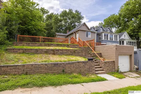 5030 S 18th St, Omaha, NE 68107