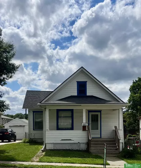 312 N 33rd St, Omaha, NE 68132