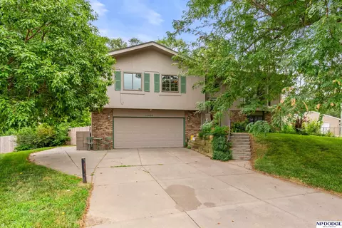 12605 Ellison Cir, Omaha, NE 68164