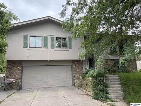 12605 Ellison Cir, Omaha, NE 68164