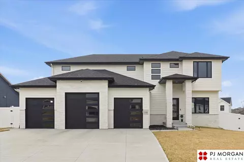 11908 S 110 St, Papillion, NE 68046