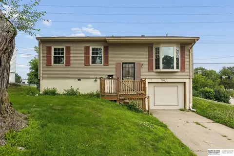 7802 Emiline St, La Vista, NE 68128