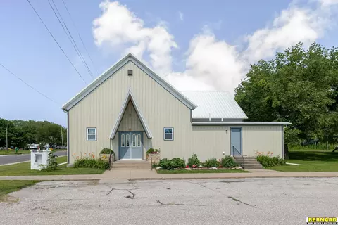 812 Lafayette St, Brock, NE 68320