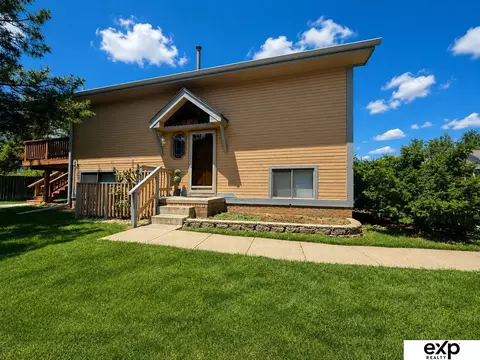 3503 Comstock Ave, Bellevue, NE 68123