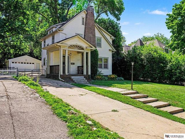 111 S 50th St, Omaha, NE 68132