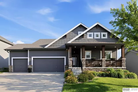 16907 Greenfield St, Omaha, NE 68136