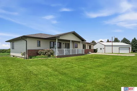 1667 N 12th Rd, Palmyra, NE 68418