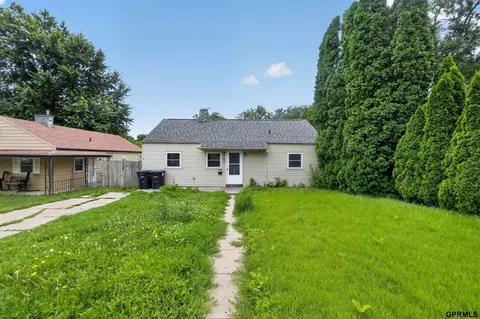 6763 Charles St, Omaha, NE 68132