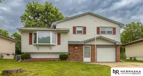 6611 N 75th St, Omaha, NE 68122