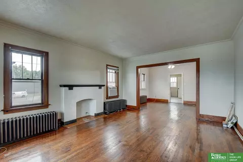 1911 S 50 St, Omaha, NE 68106