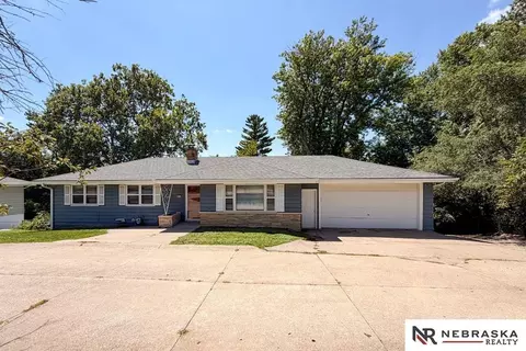 5914 N 78 St, Omaha, NE 68134
