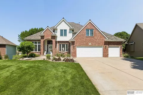 9701 S 176th St, Omaha, NE 68136