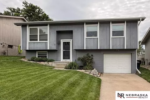 4221 N 131st St, Omaha, NE 68164