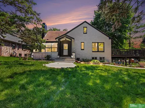306 Bellevue Blvd, Bellevue, NE 68005