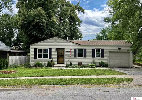728 N 77th Ave, Omaha, NE 68114