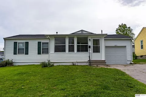 7675 S 41st Ave, Bellevue, NE 68147