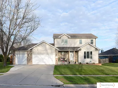7201 Canyon Rd, Lincoln, NE 68516