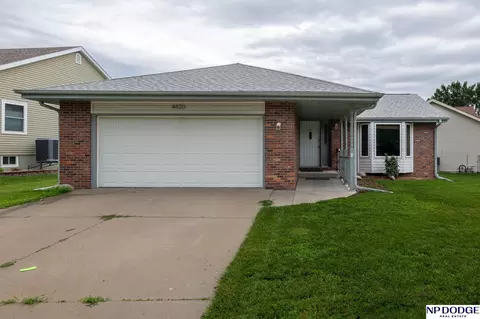 4820 Bunker Hill Rd, Lincoln, NE 68521