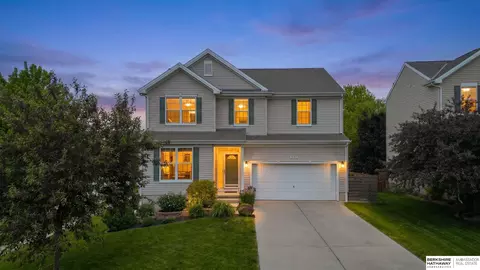 1437 N 209 St, Omaha, NE 68022