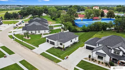 9160 Hillcrest Trl, Lincoln, NE 68520