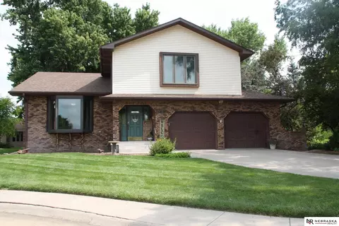 Exterior - 2304 High St, Beatrice, NE 68310 photo 3 of 14