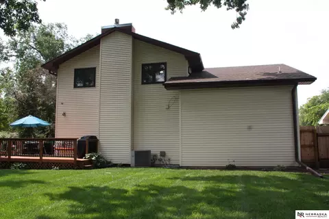 Exterior - 2304 High St, Beatrice, NE 68310 photo 6 of 14