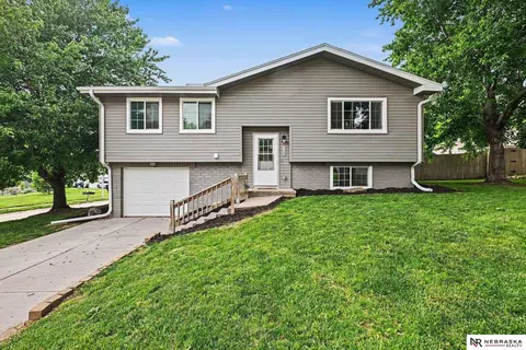 21208 Palomino Rd, Omaha, NE 68022
