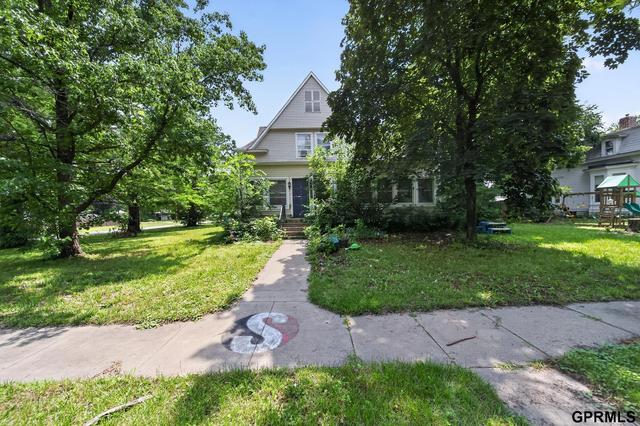 220 N 12th St, Wymore, NE 68466
