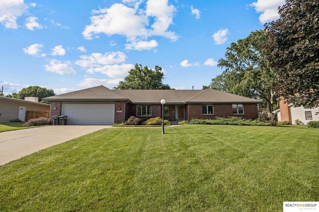 21716 Greenlawn Rd, Elkhorn, NE 68022