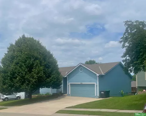 15106 Fowler Ave, Omaha, NE 68116