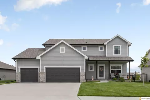 5213 Helwig Ave, Papillion, NE 68046