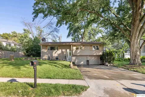 1701 Cascio Dr, Bellevue, NE 68005