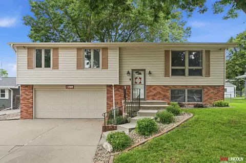 4721 S 44 St, Lincoln, NE 68516