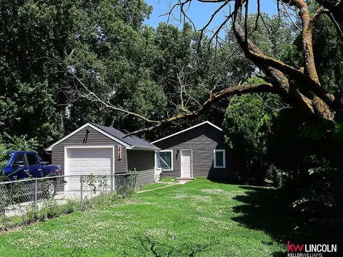 2725 S 17th St, Lincoln, NE 68502
